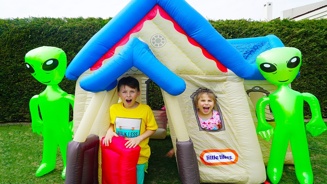 नए दोस्तों के साथ खेलता हुआ एड्रियाना और अली - YouTube