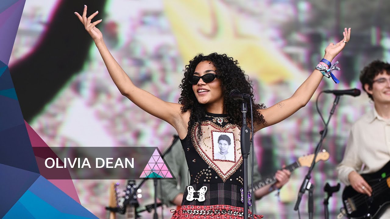Olivia Dean - Time | Glastonbury 2024