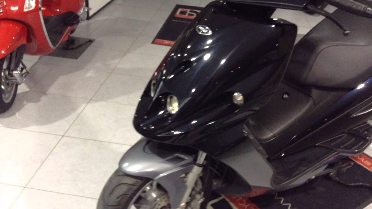 malaguti、PHANTOM MAX 250 Malagutti Phantom Max 250 by Nuova Raschiani Snc Piacenza - YouTube