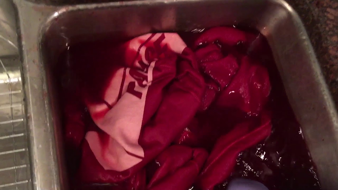 Dyeing Synthetic Fabric with Rit DyeMore Super Pink #diy #howto #diyfashion  