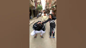 محمد رمضان بيضرب عصام صاصا ف الشارع 