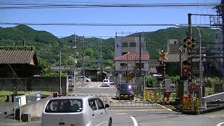 00111　ＪＲ西日本・南海電鉄橋本駅の近くの西側の踏切　南海電鉄橋本1号踏切