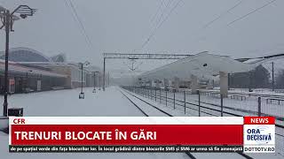Trenuri blocate în gări