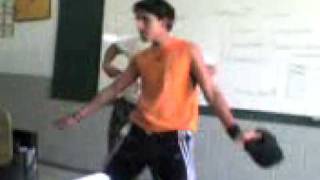 Topless en la sala