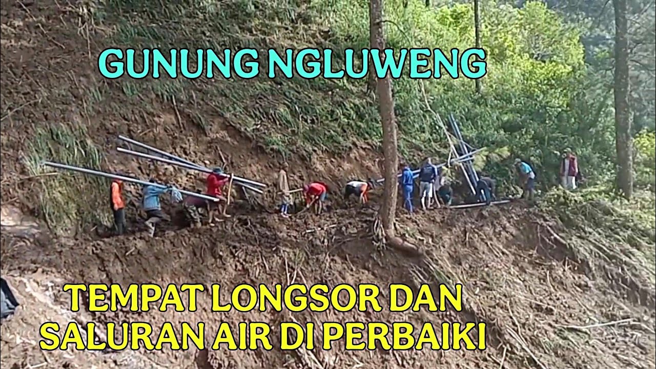 Kerja Bakti Memperbaiki Pipa Air Bersih Dari Hujan Ngluweng Kena Longsor