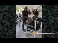 Soldado é surpreendido pela banda do exército ao sair de hospital em Blumenau