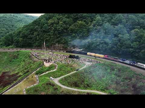 Union Pacific's Big Boy No. 4014 and Norfolk Southern's America’s 250 Series Round Horseshoe Curve