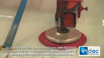 Como é fabricado o acrílico?