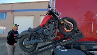 LOADING UNLOADING A MOTORCYCLE FROM A SEMI TRUCK WITH A RAMPAGE POWER LIFT.