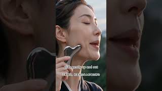 Stop scraping back &amp; forth! It’s creating wrinkles 😱 #depuff #facemassage #morningroutine #guasha