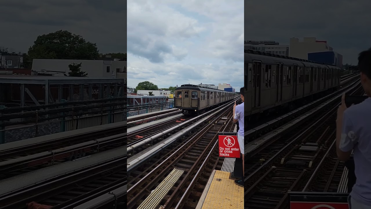 BMT AB Standard Passing Bay Parkway (F) 