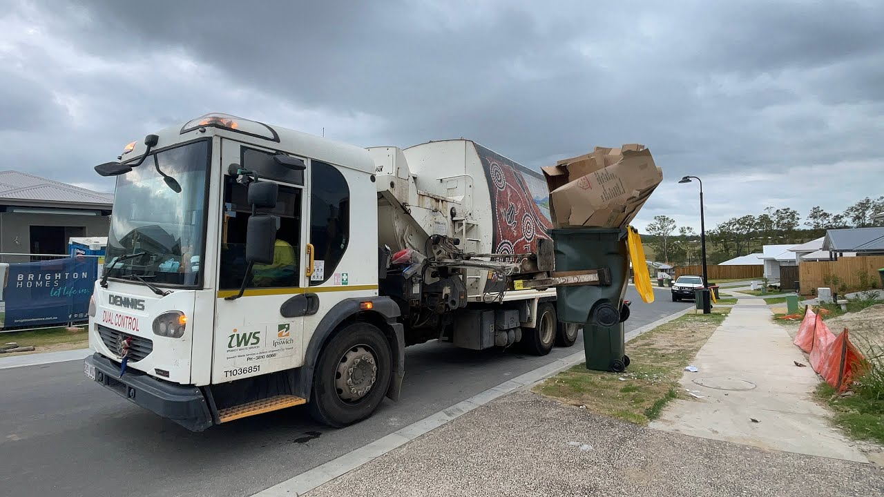 Ipswich Recycling w/Roz in T1036851