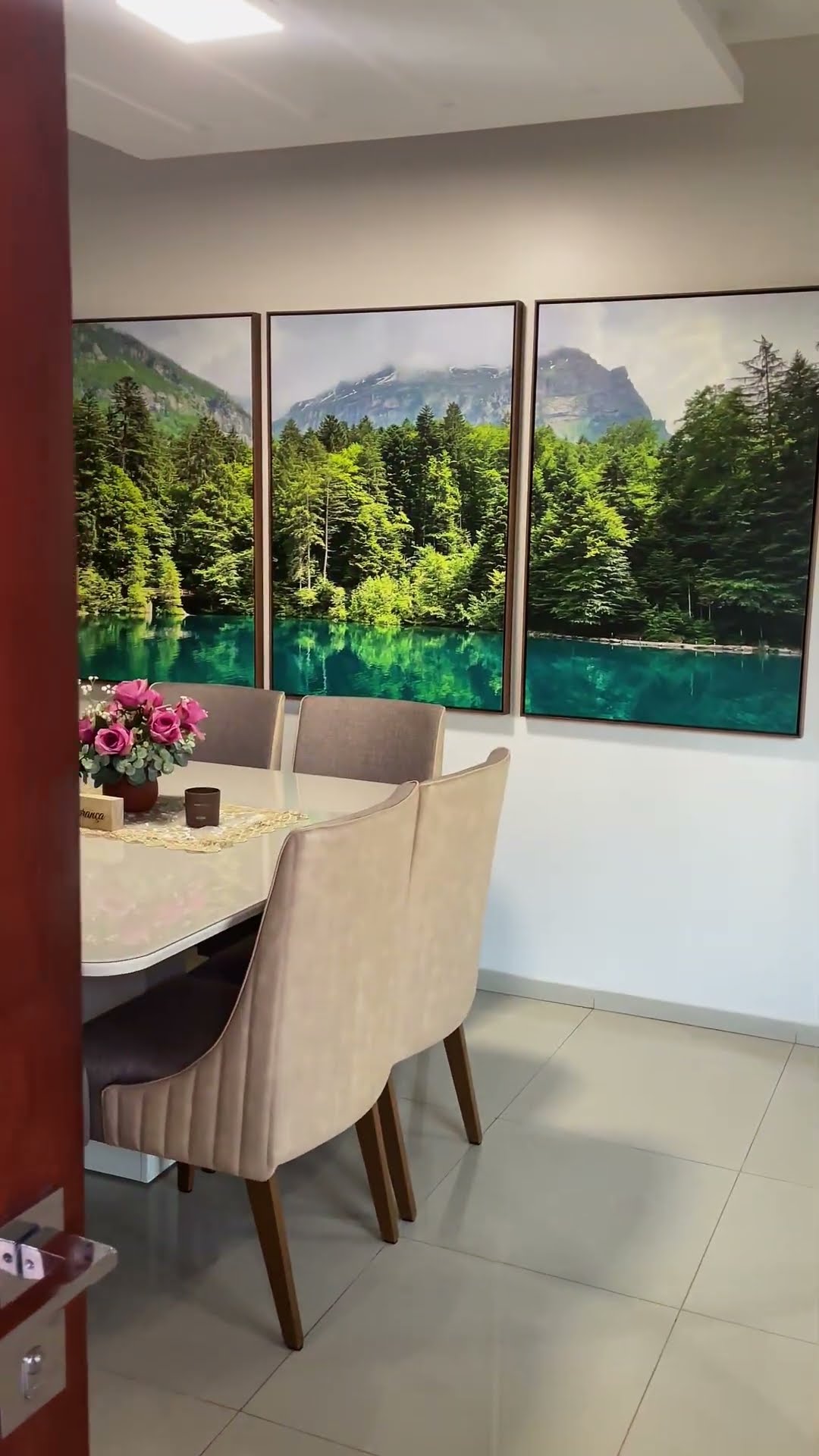 Vídeo de Quadro Paisagem Lago de Blausse Suíça Árvores e Montanhas - Arte Exclusiva
