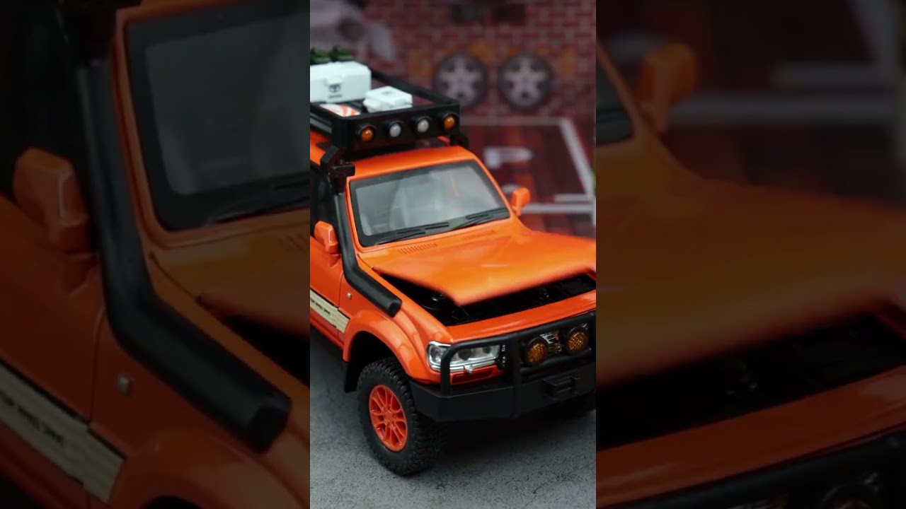 Who can resist this Land Cruiser LC80 off-road model? 