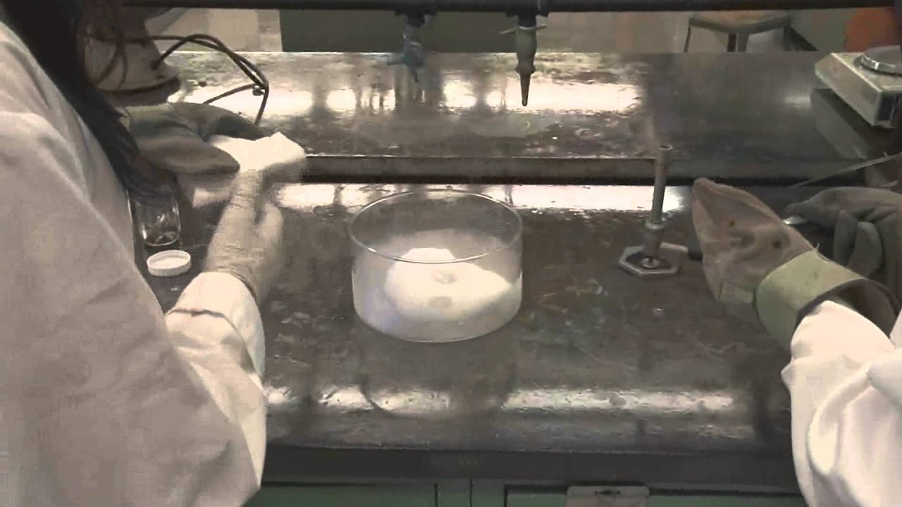 Graphene Synthesis by Dry-Ice Method - NIU Video