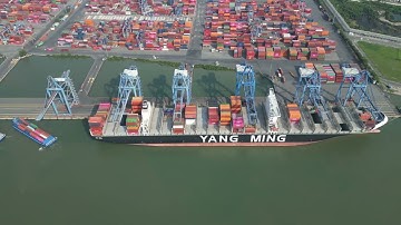 Một góc Cảng Quốc tế Cái Mép tại phường Tân Phước, thị xã Phú Mỹ nhìn từ trên cao.