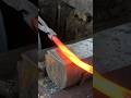Membelah baja #blacksmith #handmade #kerajinantangan #metal #culture #budaya #trading #warisan #yt