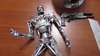 Обзор косяков китайской фигурки терминатора Обзор косяков китайской фигурки терминатора