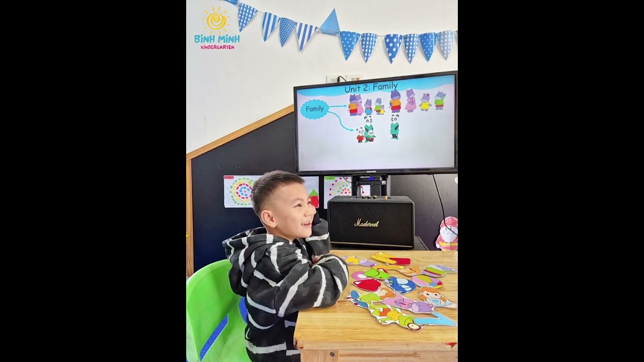 Hải đăng 5 tuổi học tiếng anh