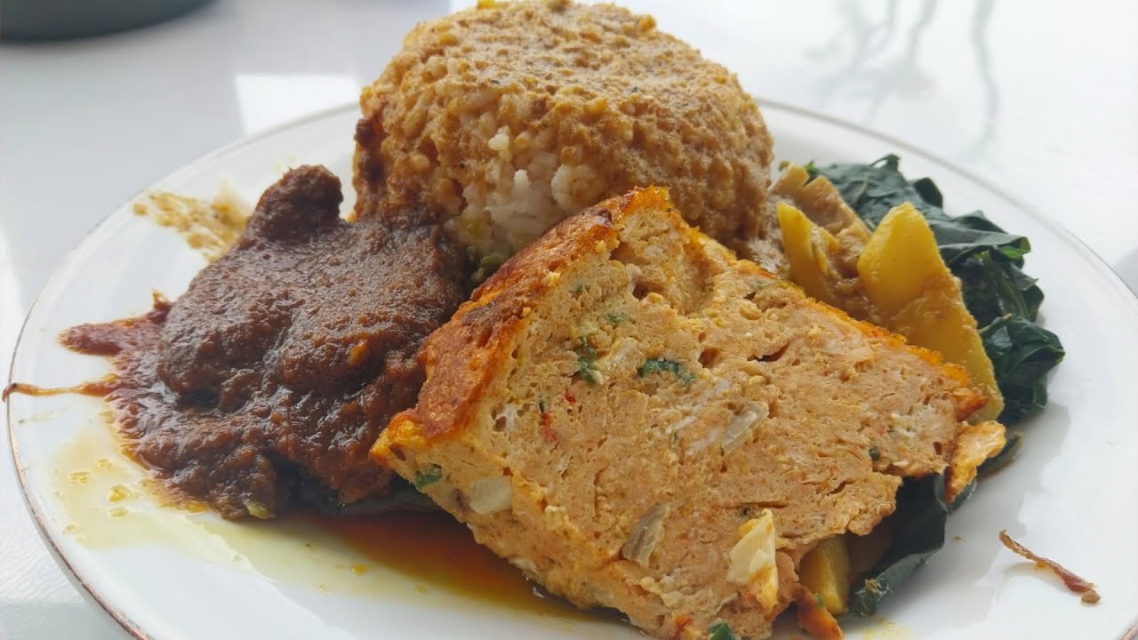 Eating Padang, West Sumatra Food in Indonesia