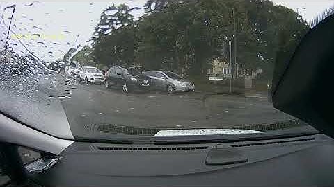 Giving Way to pedestrians (Highway Code Rule 170)(filmed before the Jan 2022 rule change)