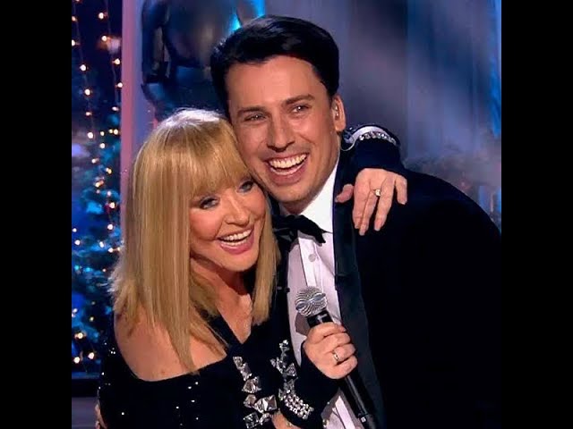 orgazmdan pulsatsiyalanuvchi mushuk