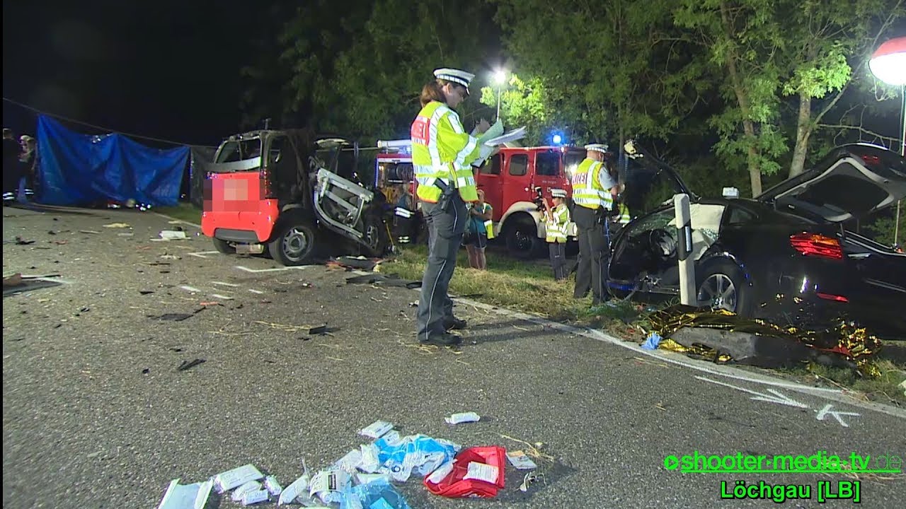 ++ DRAMATISCHER UNFALL ++ [Zwei Personen aus PKW geschleudert = UNANGESCHNALLT] - FRONTALCRASH - [E]