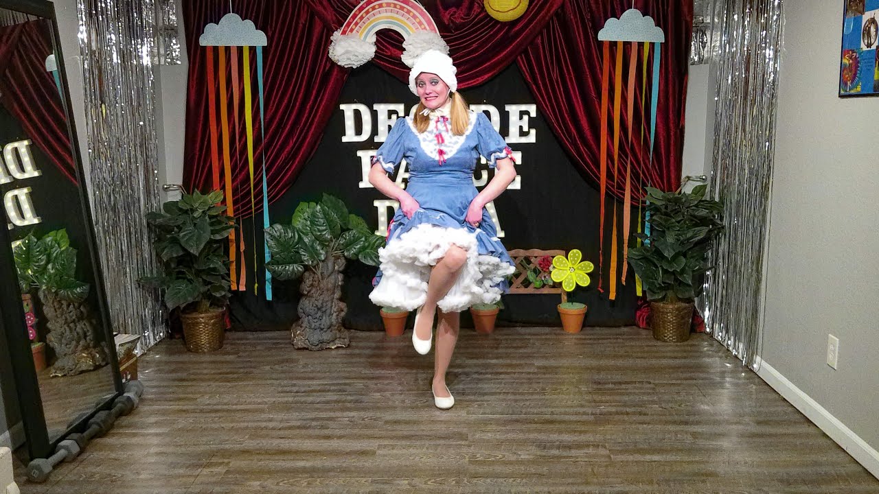 Wizard Of Oz - Ding Dong! The Witch Is Dead - YouTube