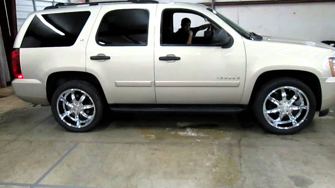 Chevy Tahoe on 22"s - YouTube.