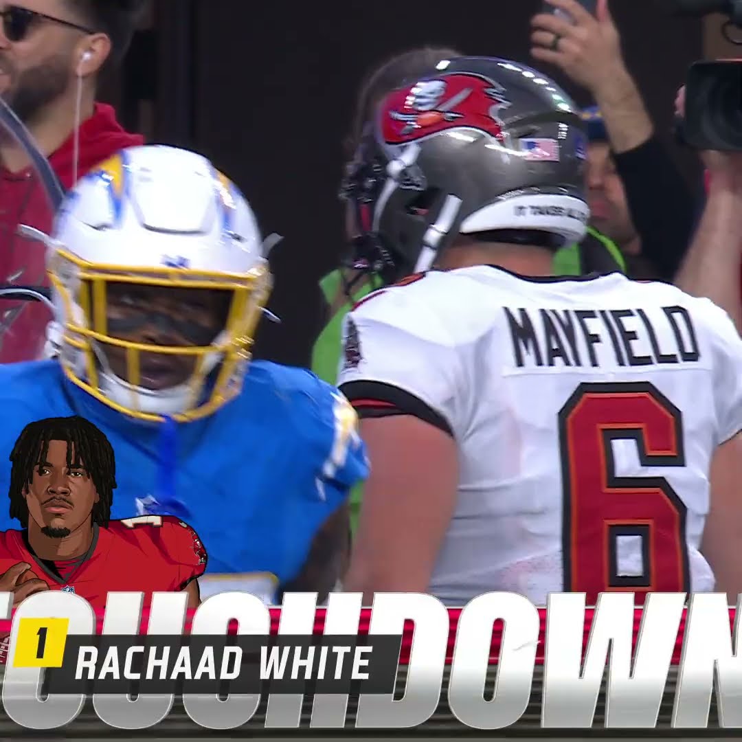 Rachaad White catches for a 11-yard Touchdown vs. Los Angeles Chargers
