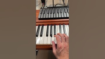 How to play E Major Scale on the piano