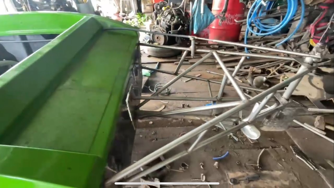 lắp đặt máy âm cano 5m4, máy isuzu 93, hạ thủy chạy thử 