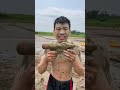 The beggar boy found a golden gun