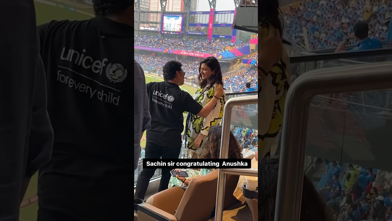 Sachin sir congratulating Anushka Sharma  viratkohli