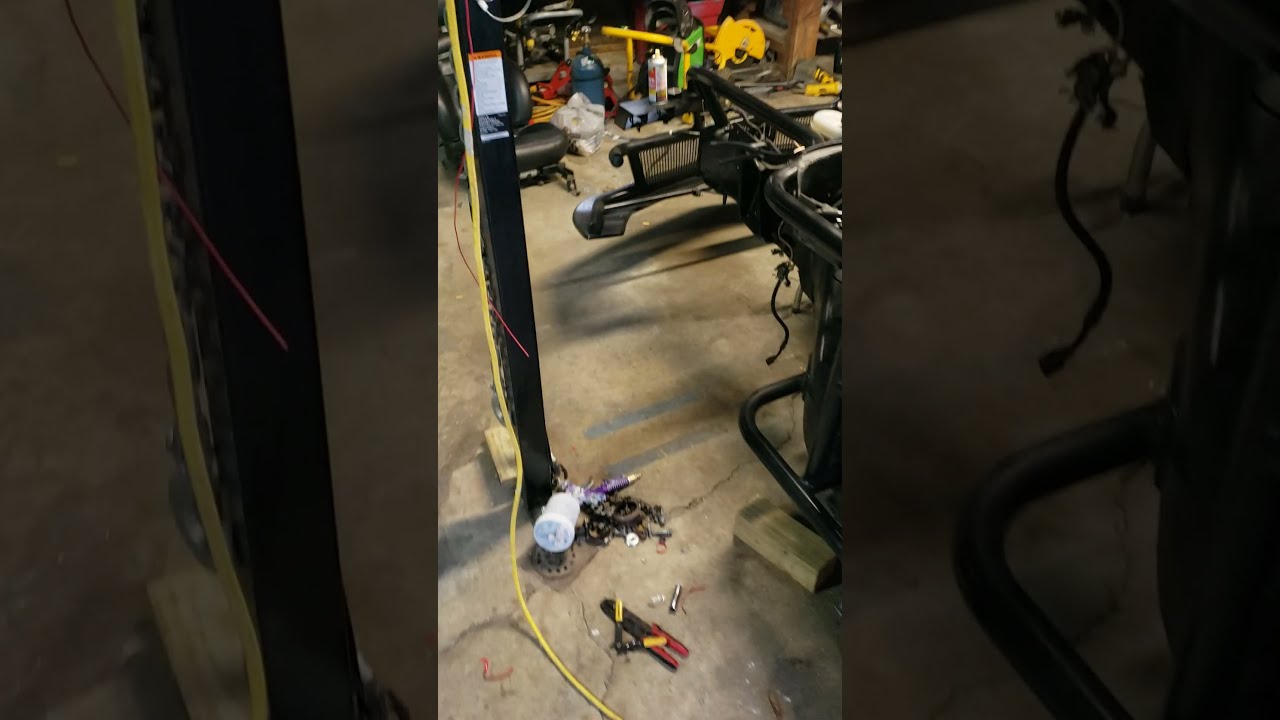 Wireless steering wheel buttons