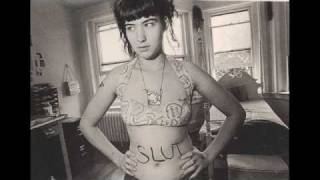 Vignette de la vidéo "Bikini Kill - Star Bellied Boy (Peel Sessions)"