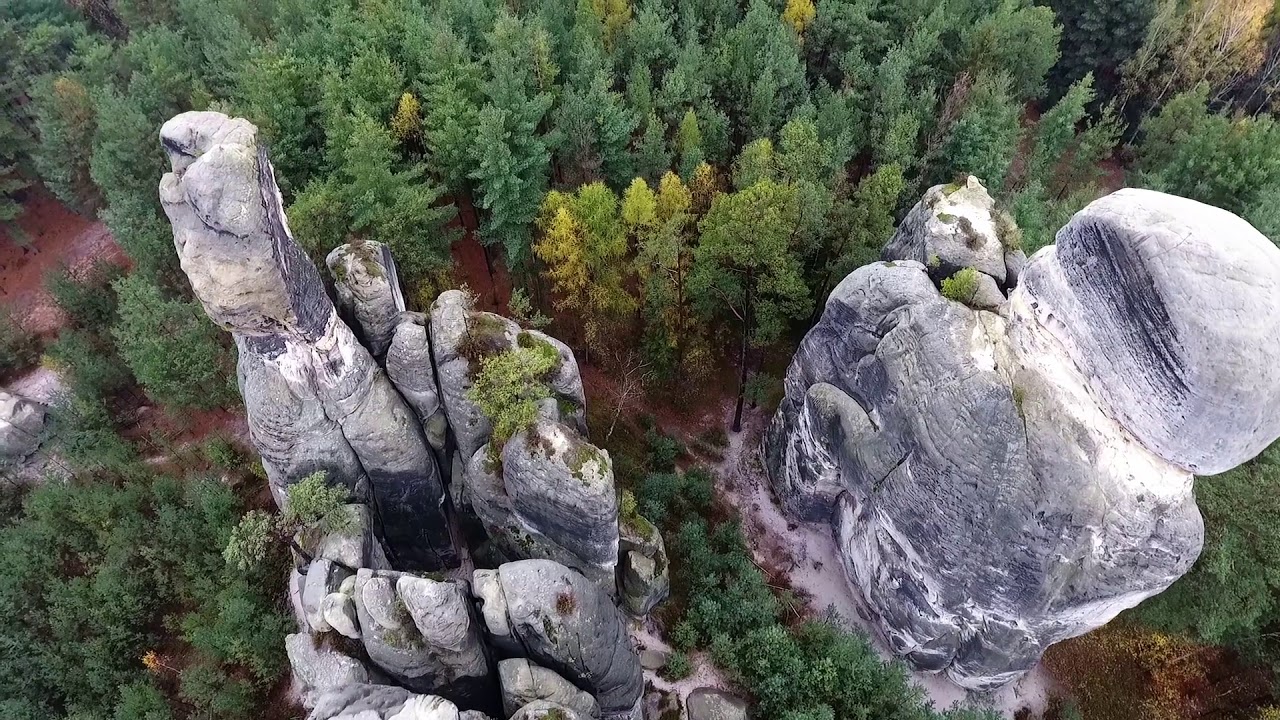 Hrubá Skála . Zámek Hrubá Skála. (DJI Phantom 4)