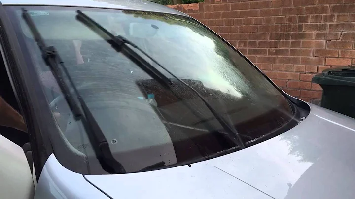 How to adjust windscreen washer nozzle jets VW Gol...