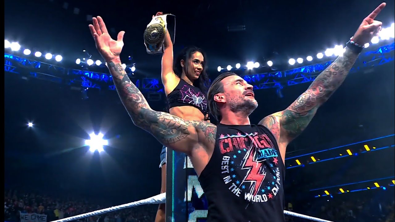 AJ Lee RETURNS To Save CM Punk From Becky Lynch At WWE SmackDown!