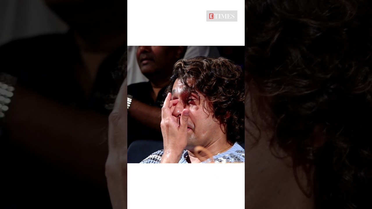 #sonunigam cries after hearing a contestant's rendition on a reality show | #bollywood #shorts