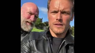 Hehe!! I love it when Graham corrects Sam #samheughan #grahammctavish #meninkilts #agreatshow