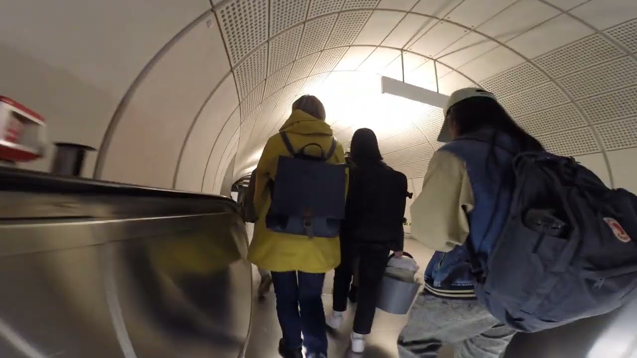 Whitechapel - London Underground.