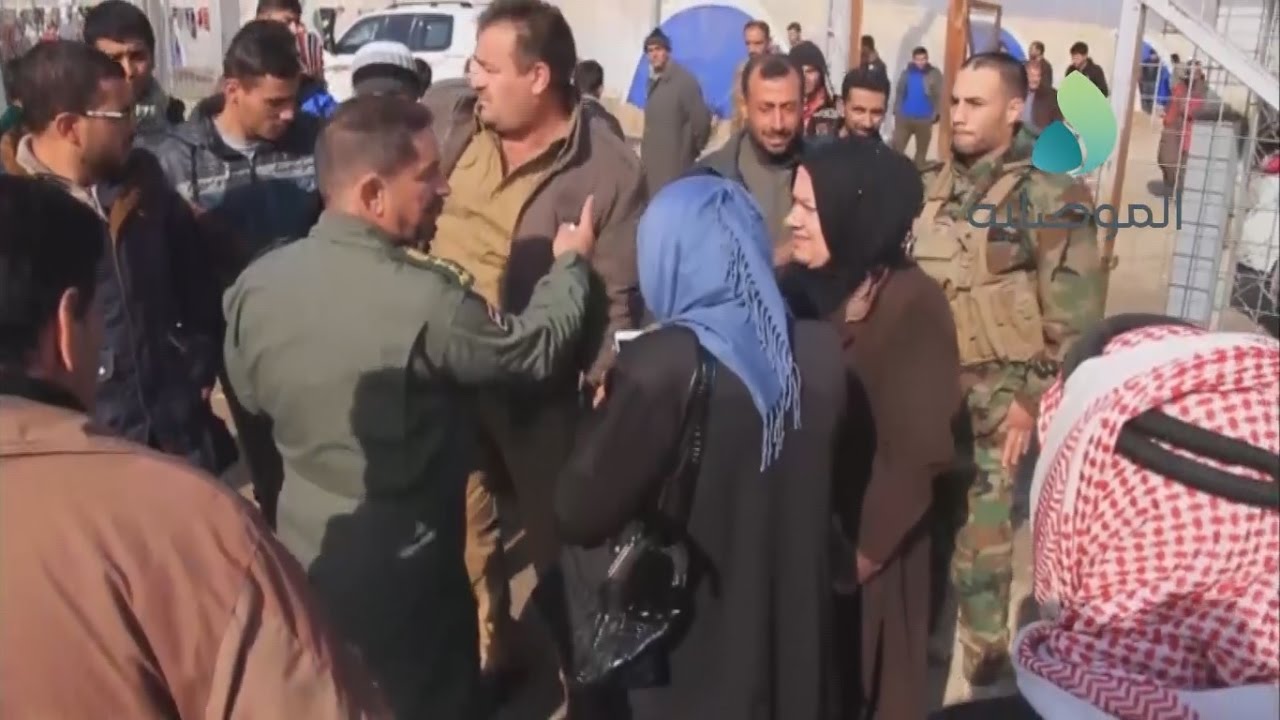 لليال محمد تتفقد اوضاع نازحي مناطق غرب الموصل في مخيم الجدعة بناحية القيارة