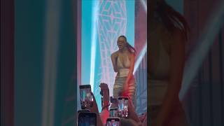 Bambi Bardzo Ufa Swojej Bluzce