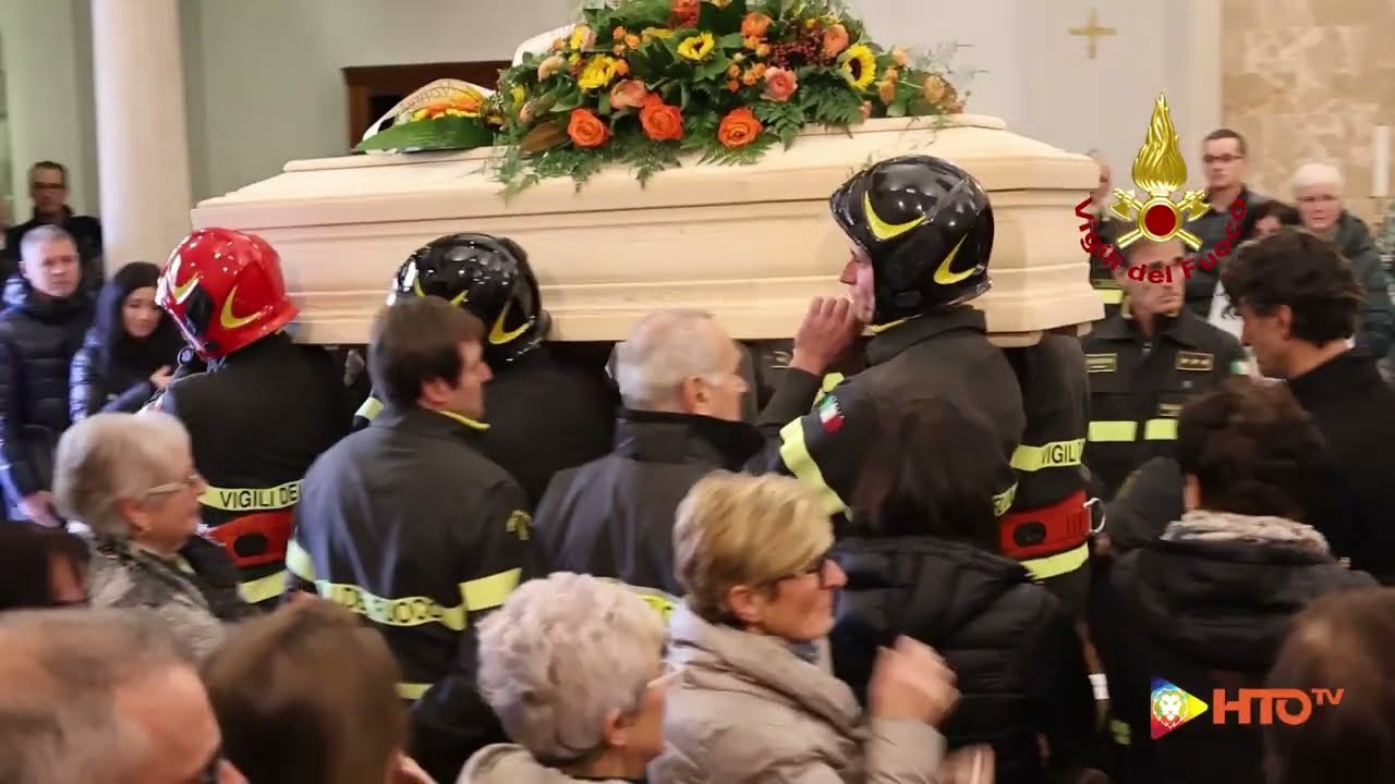 Puos D'Alpago (BL) - I funerali del Vigile del fuoco Walter Locatello - www.HTO.tv