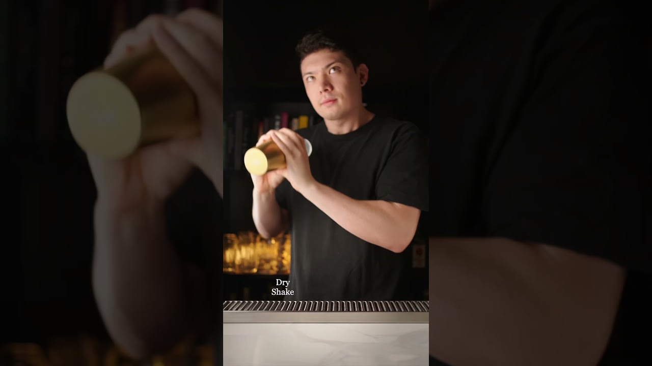 Lavender 75 Fizz: рецепт пенистого коктейля из джина и игристого вина.