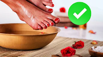 ¿Qué es lo mejor para remojar los pies?