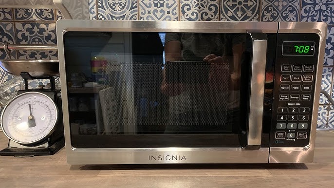 Insignia - 0.7 Cu. ft. Compact Microwave - Mint Green