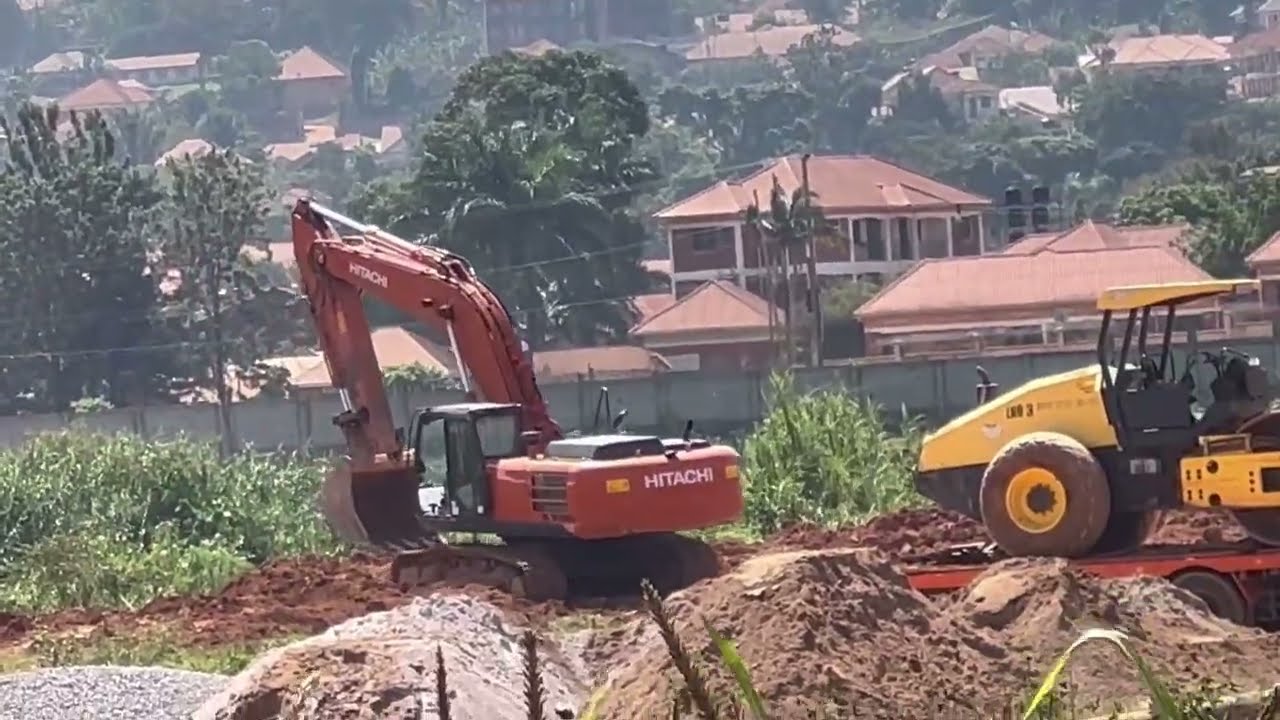 Amazing Caterpillar Excavator At Work