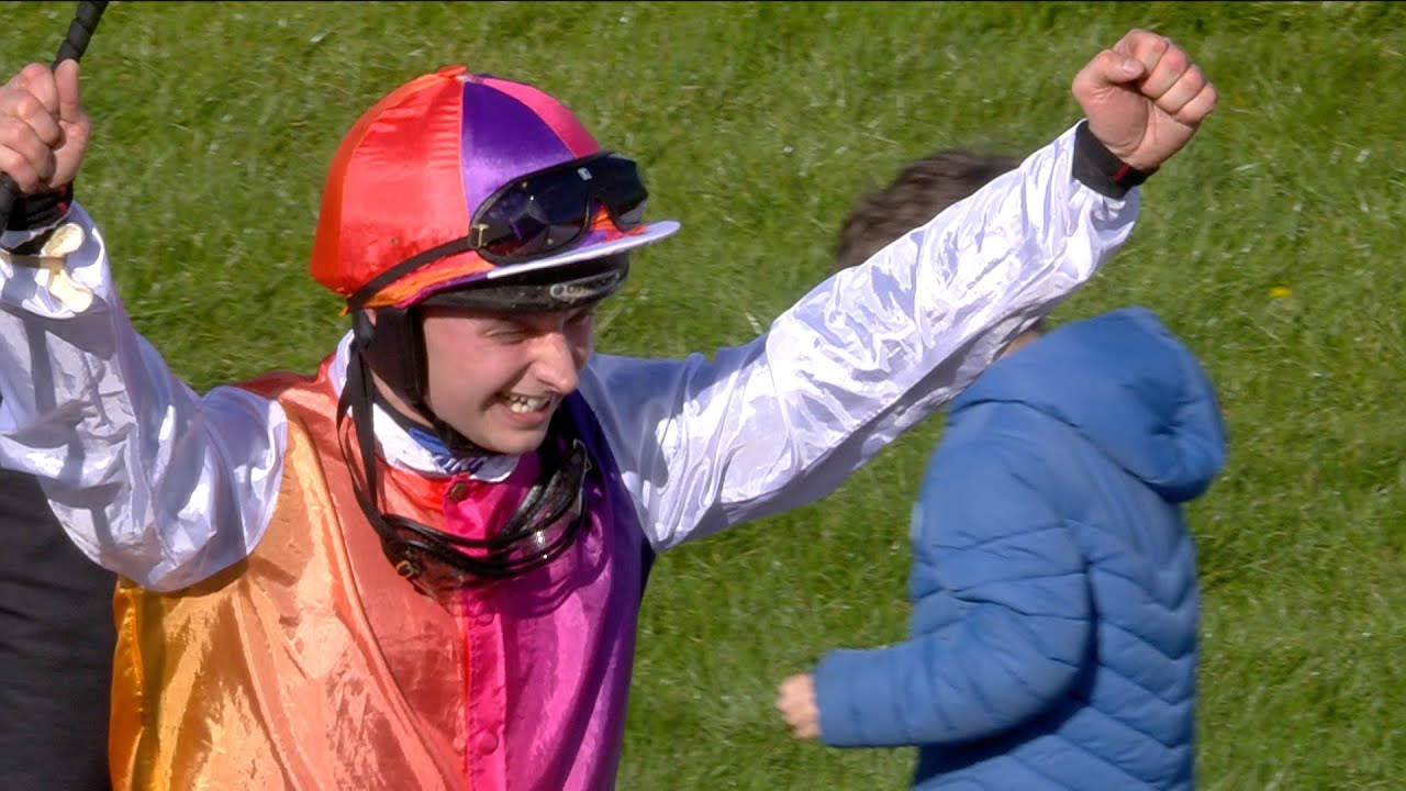 HAITI COULEURS & Sean Bowen land Irish Grand National